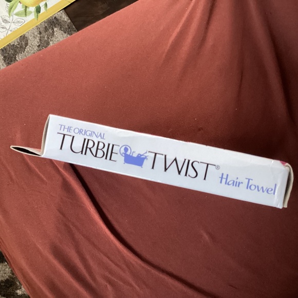 The Original Turbie Twist Super-Absorbent Hair Towel with bonus shower comb NEW - Picture 8 of 8